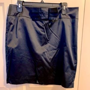 Women's skirt. Excellent condition. Size 10.